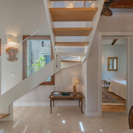 Casa Virginia Direct At The Canal Cannaregio With Own Roof Terrace Venice Exterior photo