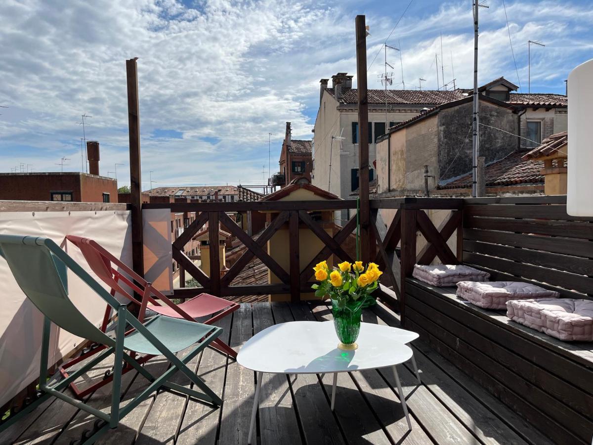 Casa Virginia Direct At The Canal Cannaregio With Own Roof Terrace Venice Exterior photo