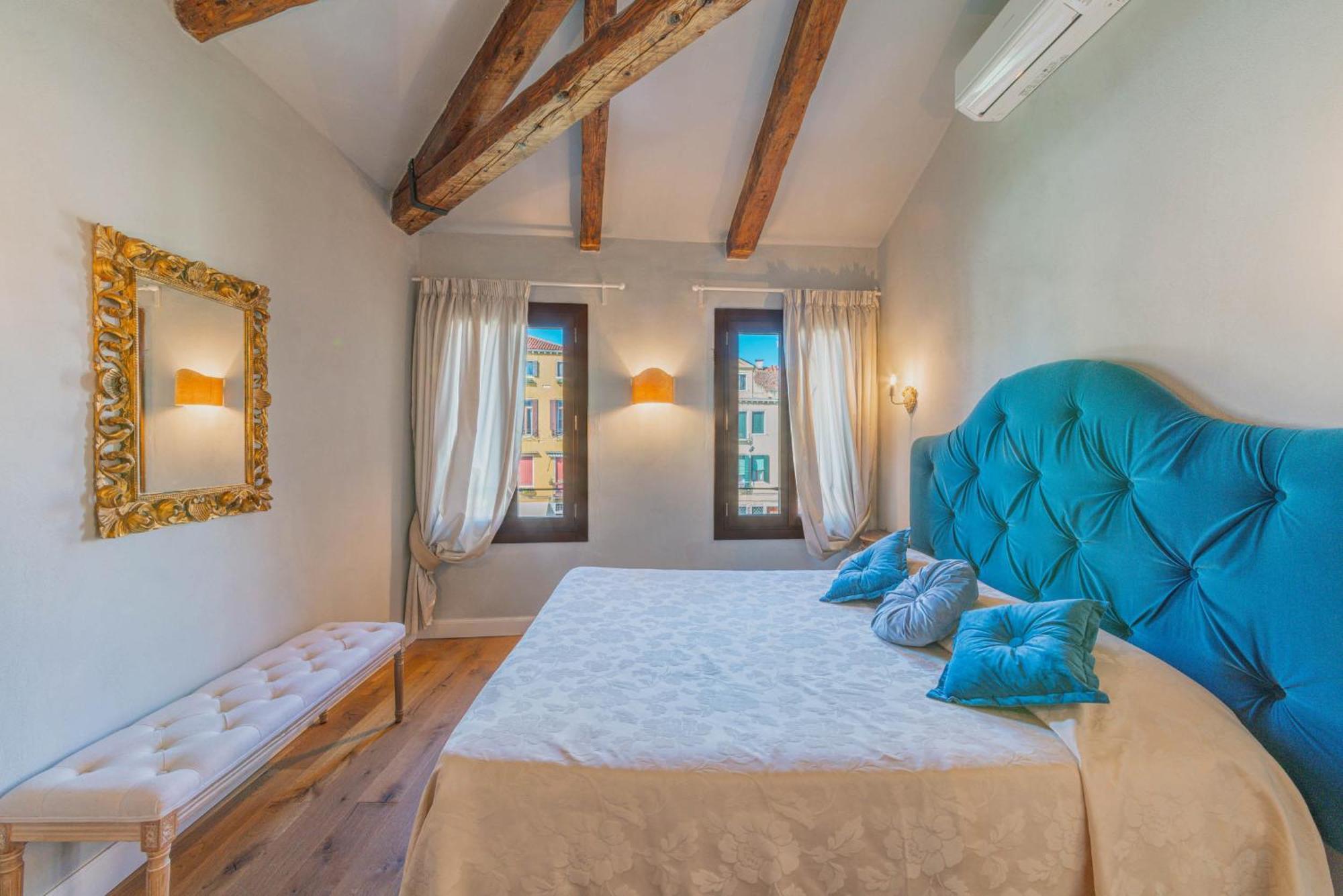 Casa Virginia Direct At The Canal Cannaregio With Own Roof Terrace Venice Exterior photo