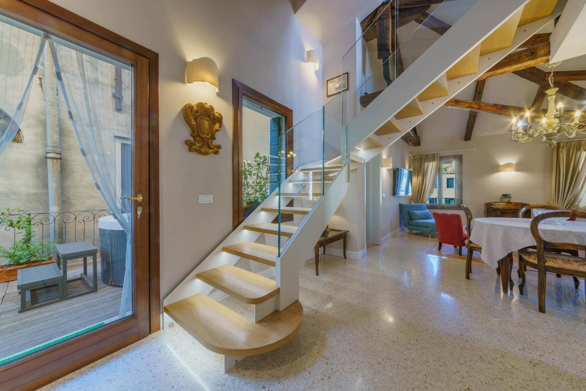 Casa Virginia Direct At The Canal Cannaregio With Own Roof Terrace Venice Exterior photo