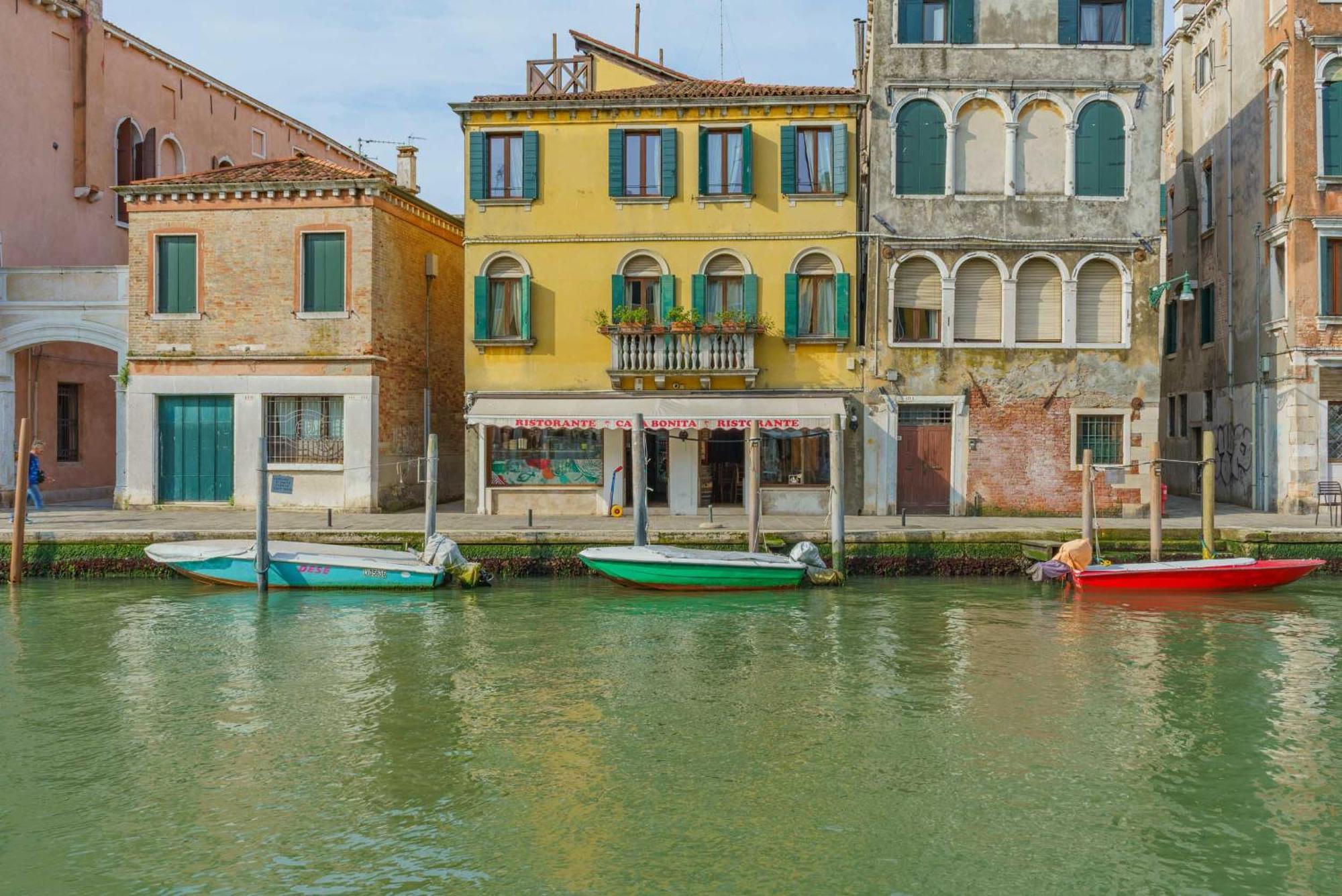 Casa Virginia Direct At The Canal Cannaregio With Own Roof Terrace Venice Exterior photo