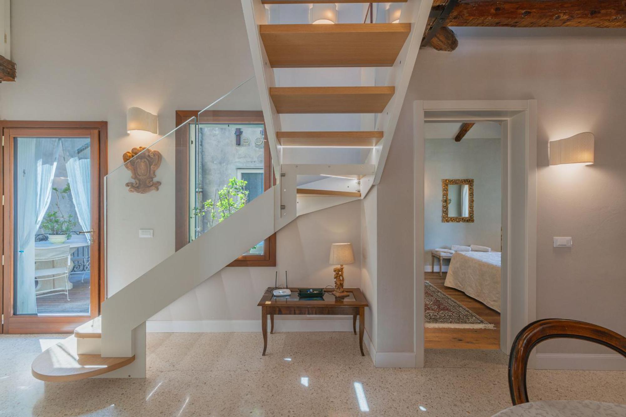 Casa Virginia Direct At The Canal Cannaregio With Own Roof Terrace Venice Exterior photo